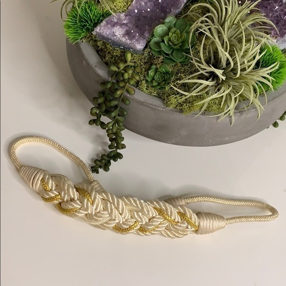 Vintage 70s Gold Rope Weave Hook Loop Closure waist belt women’s